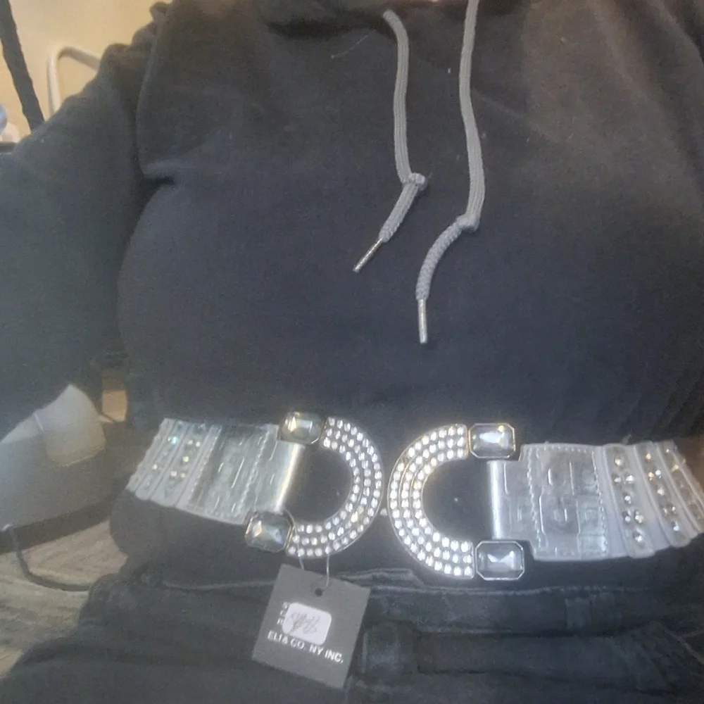 Boutique pearl grey stretch belt with rhinestone accents and buckle OSFM